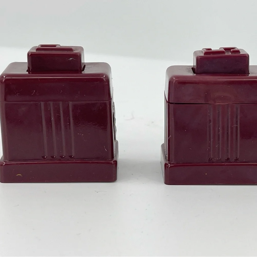 Carvanite NY Statue of‎ Liberty Plastic Salt & Pepper Shaker Set 1950's Vintage